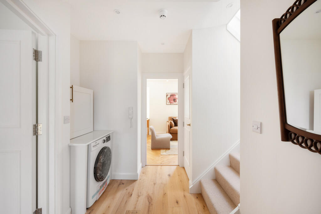 Sutherland Avenue, London, W9 photo 4