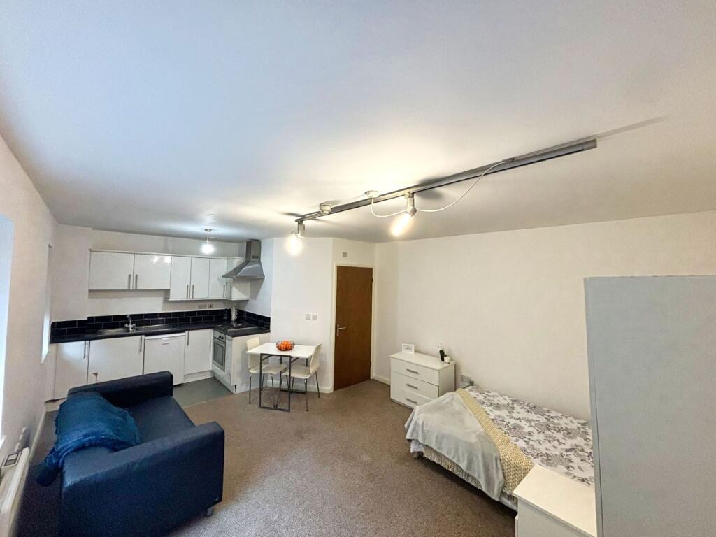 Studio flat for rent