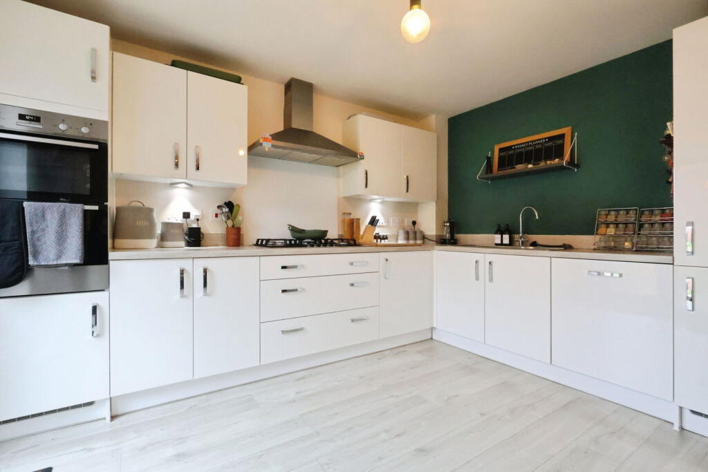 Stonehouse, Gloucestershire, GL10 3FH photo 3