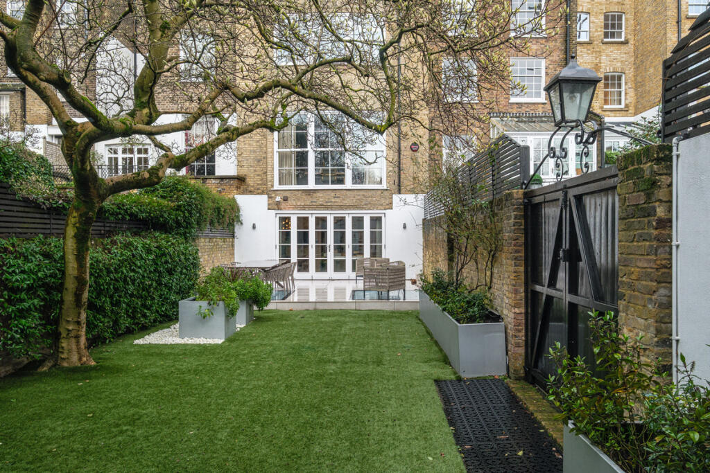 Main image of property: Cheyne Walk, London, SW3