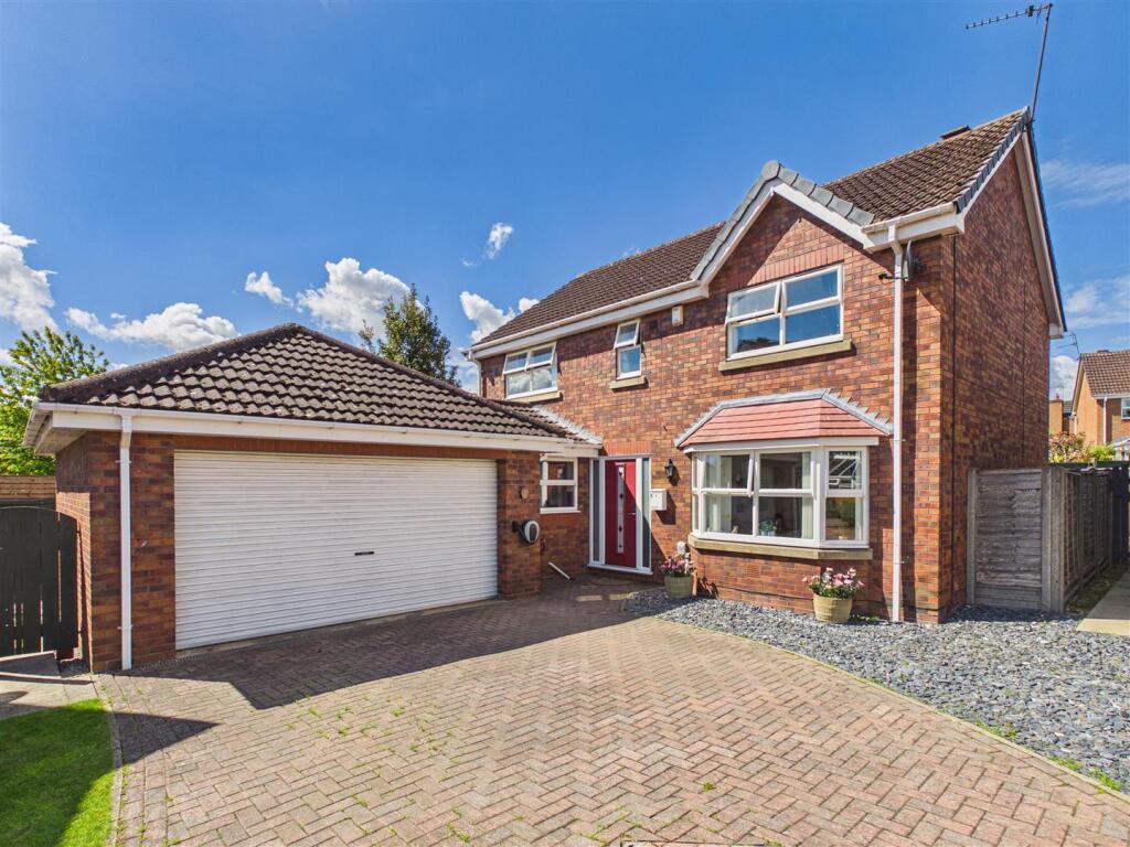 Main image of property: Hawthorn Rise, Hessle