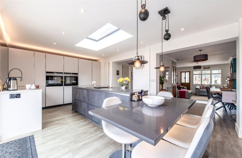 House in Gillingham, Medway - View 3