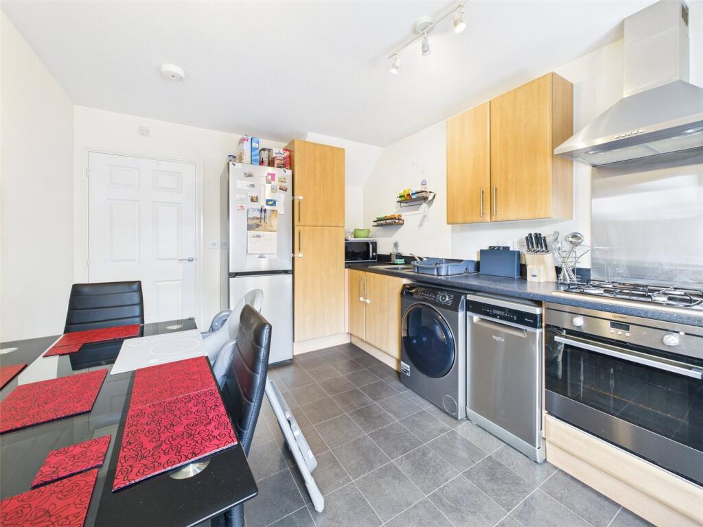Guinevere Road, Cheltenham, Gloucestershire, GL51 photo 3