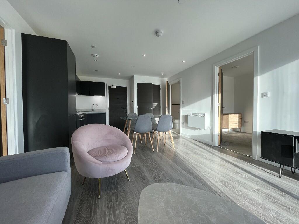 Apartment in Salford, Greater Manchester - View 2