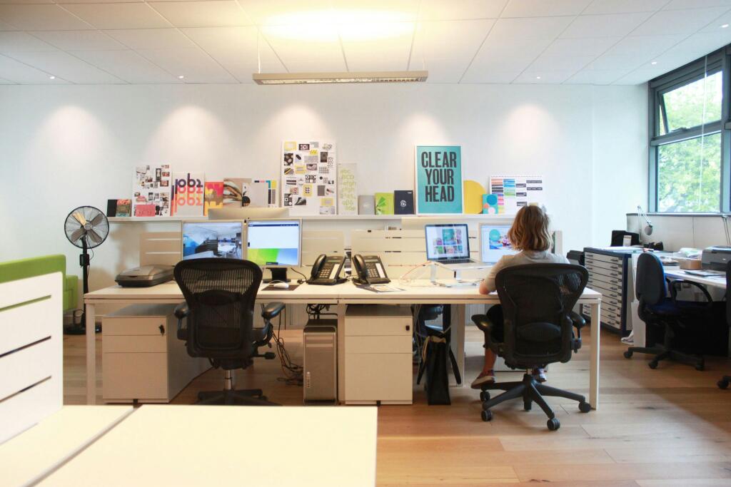 studio_bench[74].jpg