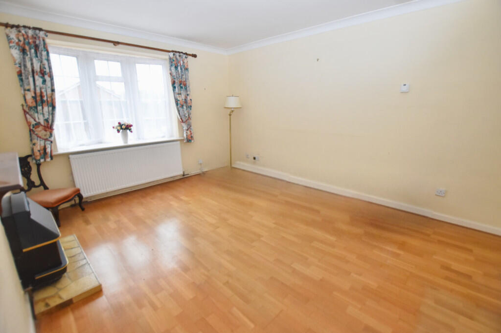 Berrisford Close, Market Drayton photo 4