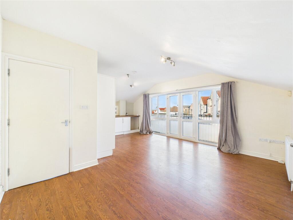 2-bed flat on Maisie Court, Bristol, BS13, £250,000
