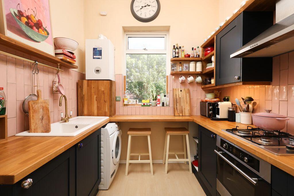 Apartment in Bristol - More
