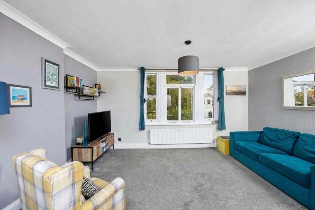 Apartment in Hove, Aldrington - View 4