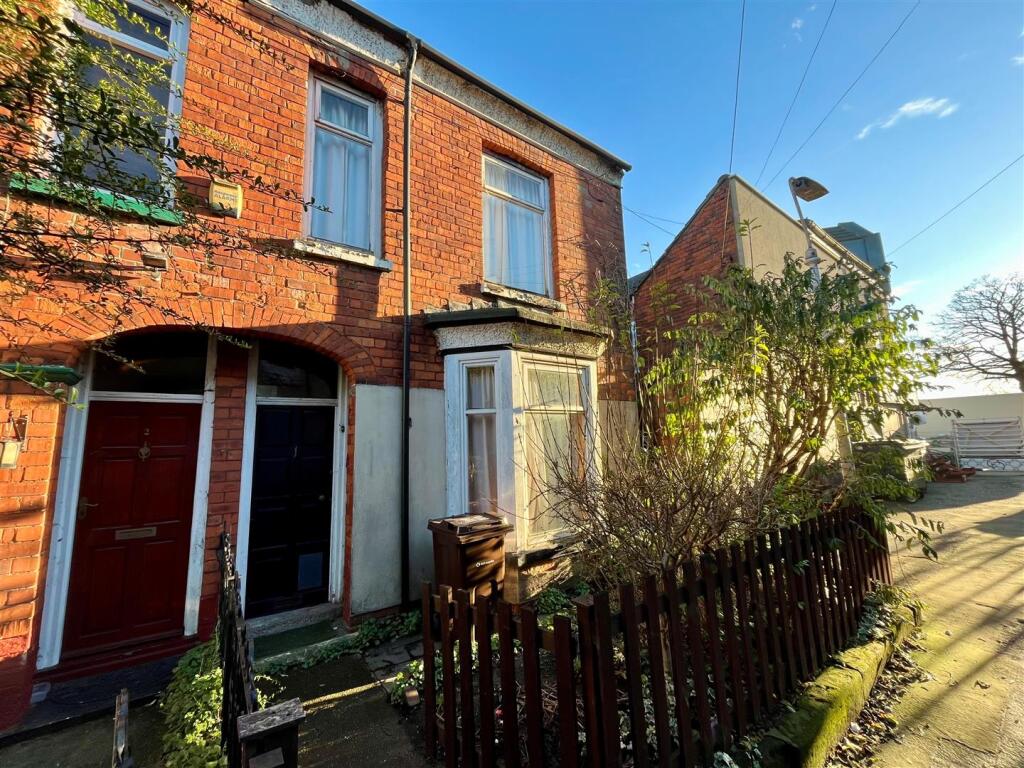 Main image of property: Myrtle Villas, Spring Bank, Hull