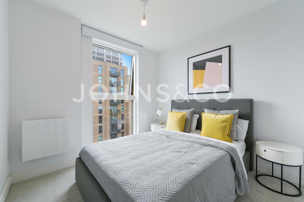 Apartment in Slough - More