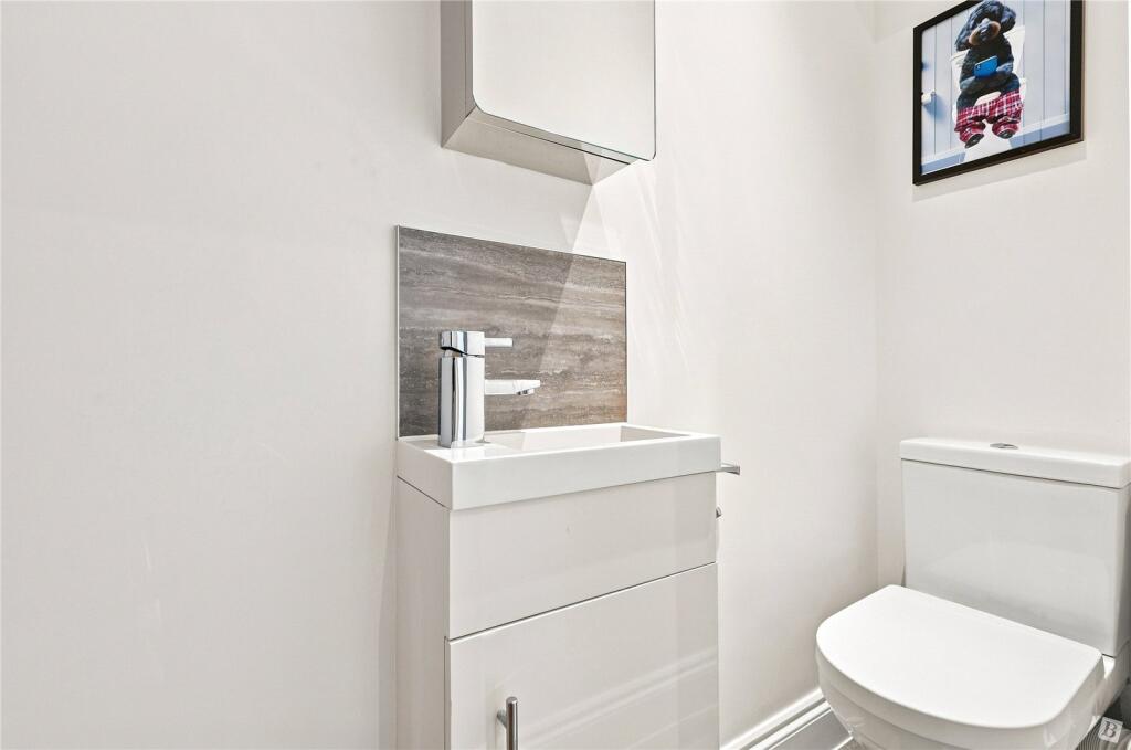 House in Chelmsford, Woodham Ferrers and Bicknacre - More