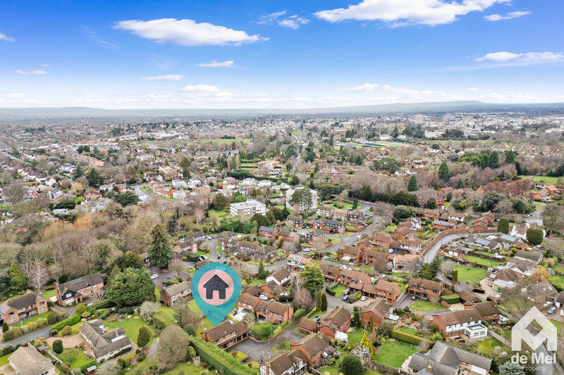 Shrublands, Charlton Kings, Cheltenham, Gloucestershire, GL53 photo 4