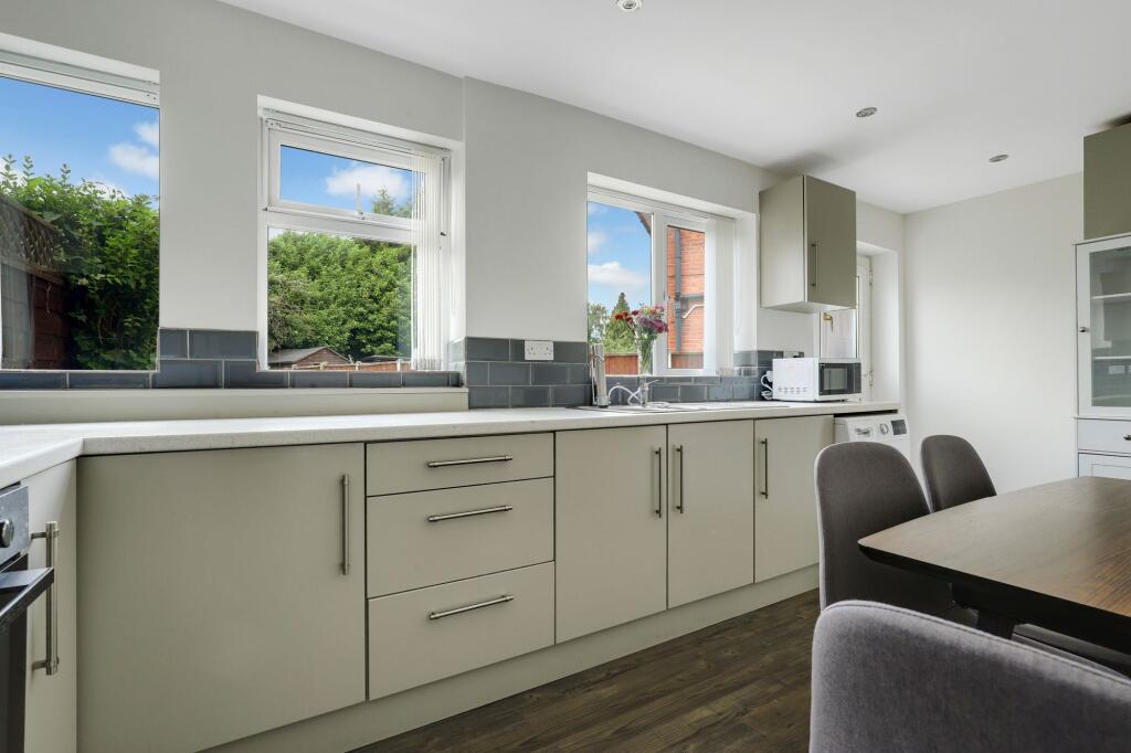 Southwold Drive, Nottingham, NG8 - View 3
