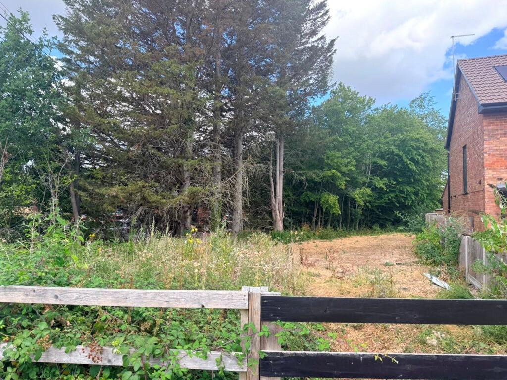 Main image of property: Fairlands Avenue, Fairlands, Guildford, Surrey, GU3