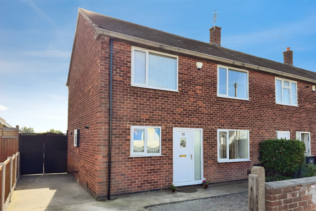 Main image of property: Bramcote Avenue, Beeston, NG9 4DW