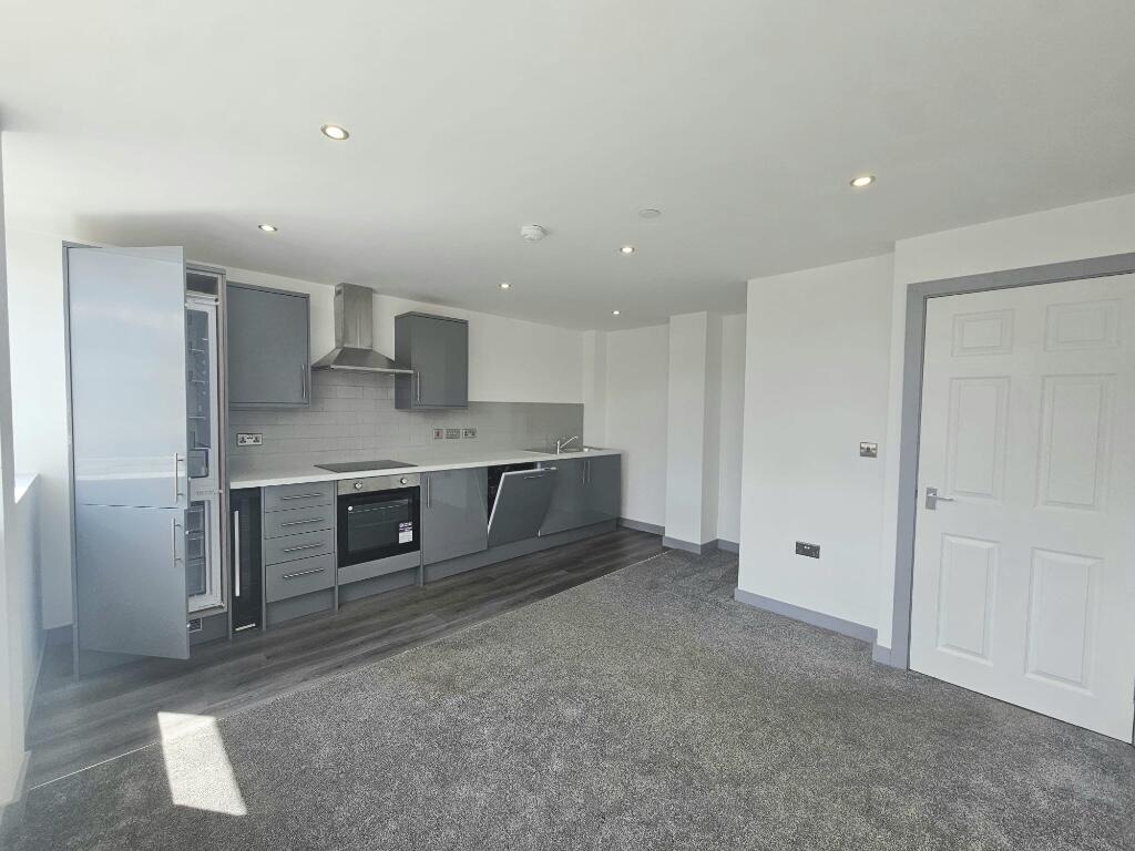 Main image of property: Yeadon House, Green Lane, Leeds, West Yorkshire, LS19