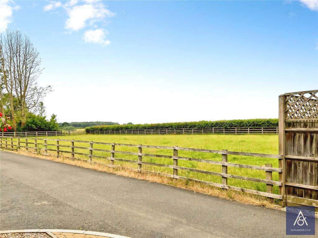 House in Croughton, West Northamptonshire - View 2