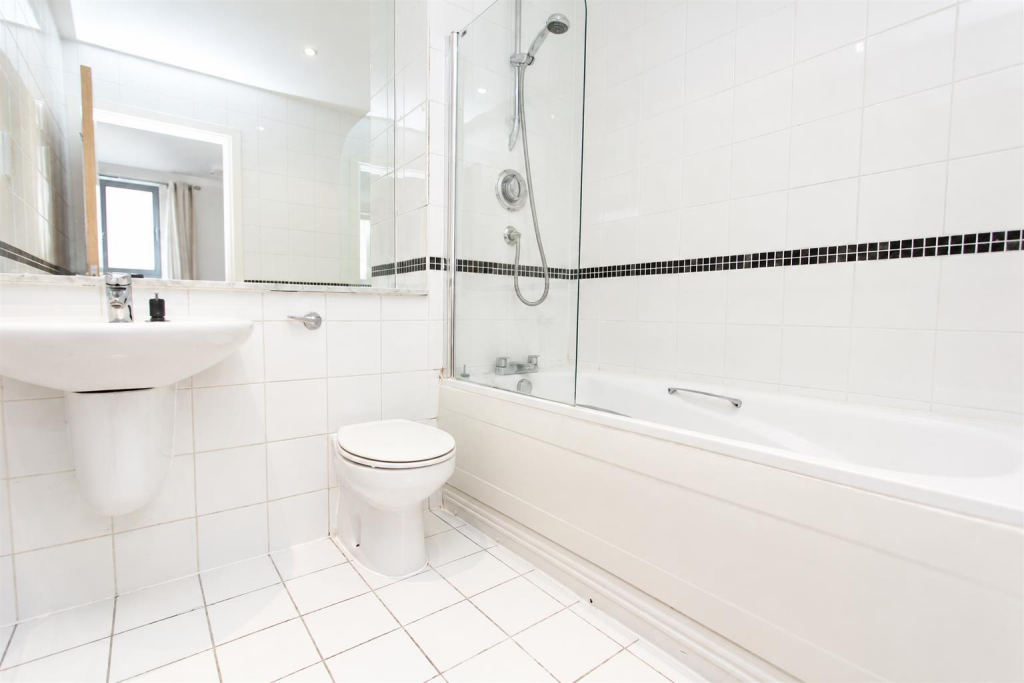 Apartment in Leeds - More