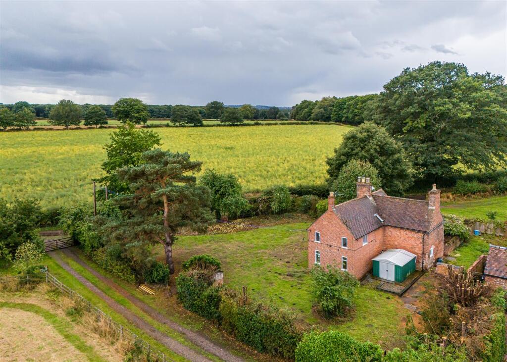Nunfield Farm, Worcester Road, Pattingham, Wolverhampton, WV6 7EG photo 3