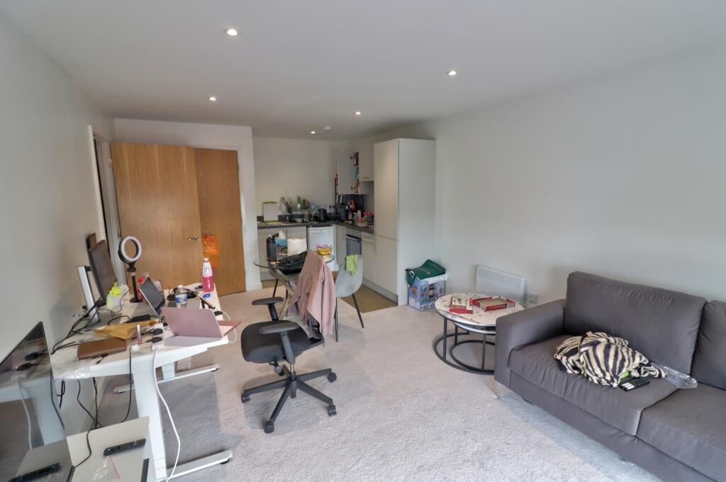 Apartment in Salford, Ordsall - View 4