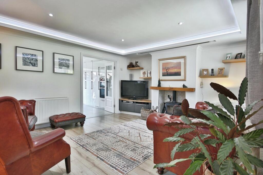 4-bed detached on Cragdale Close, Hull,  HU8 9UA, £300,000