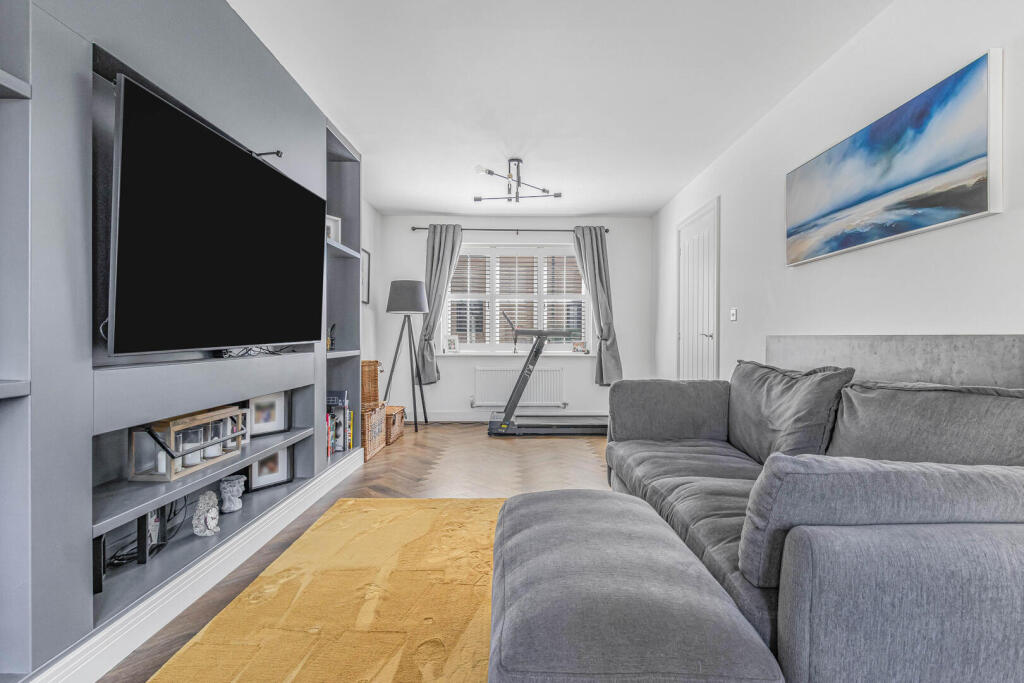 House in East Cambridgeshire, Bassingbourn Fields, Fordham - More