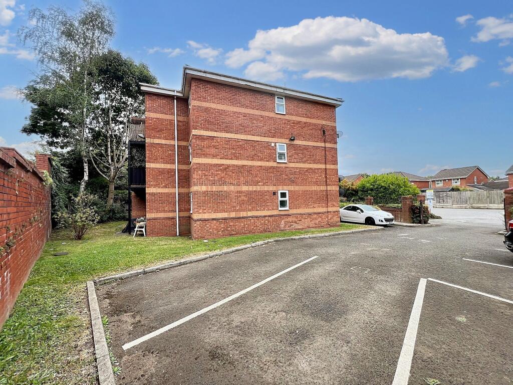 Montonfields Road, Eccles, M30 photo 3