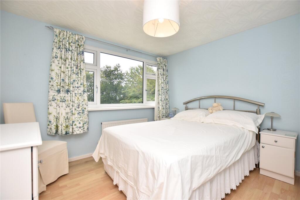 House in Wakefield - View 5