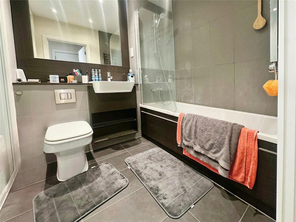 Apartment in Gillingham, St. Marys Island - View 5