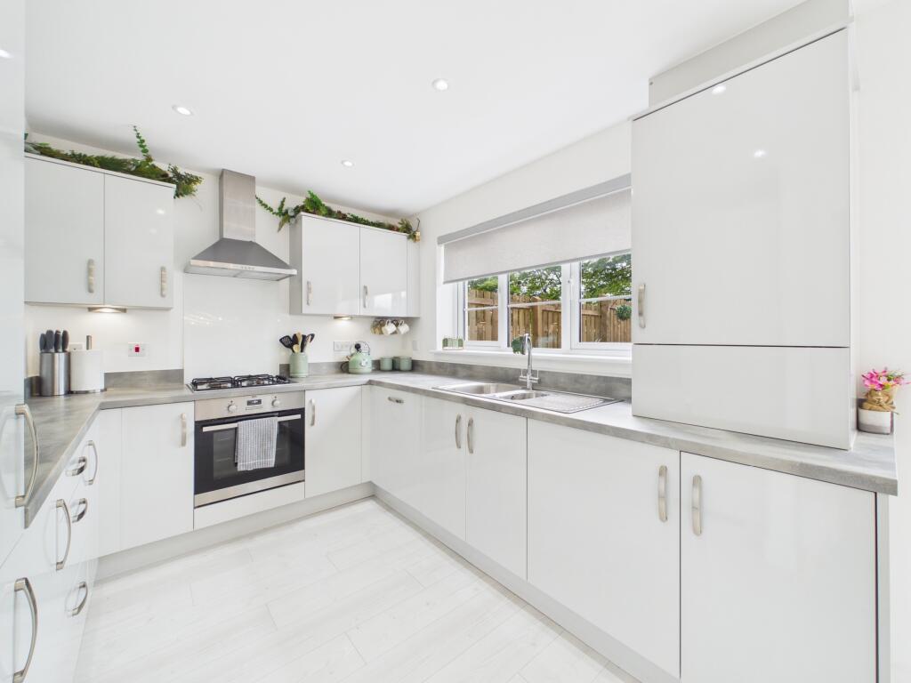 House in Motherwell, North Lanarkshire - More