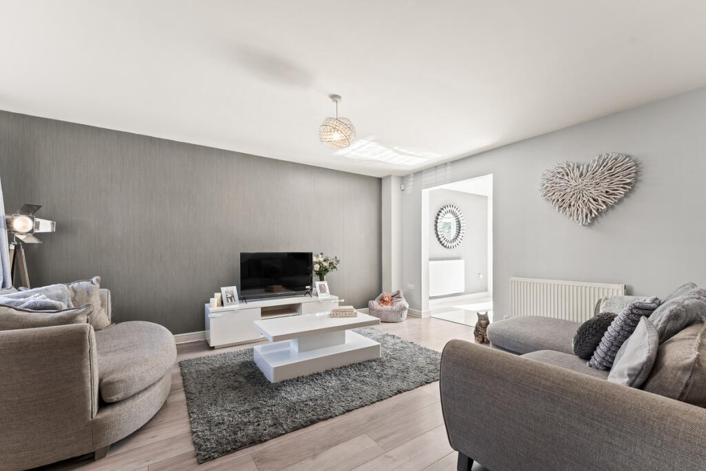 Hulme Drive, Northwich, CW8 photo 4