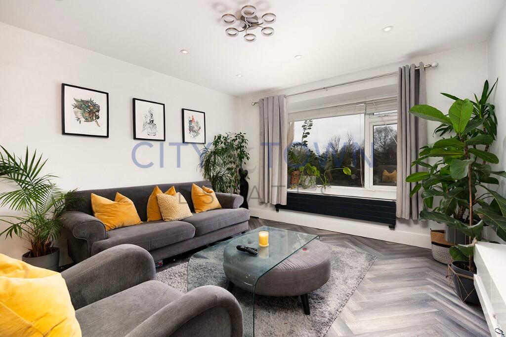 Main image of property: Heathcote Grove, London, E4