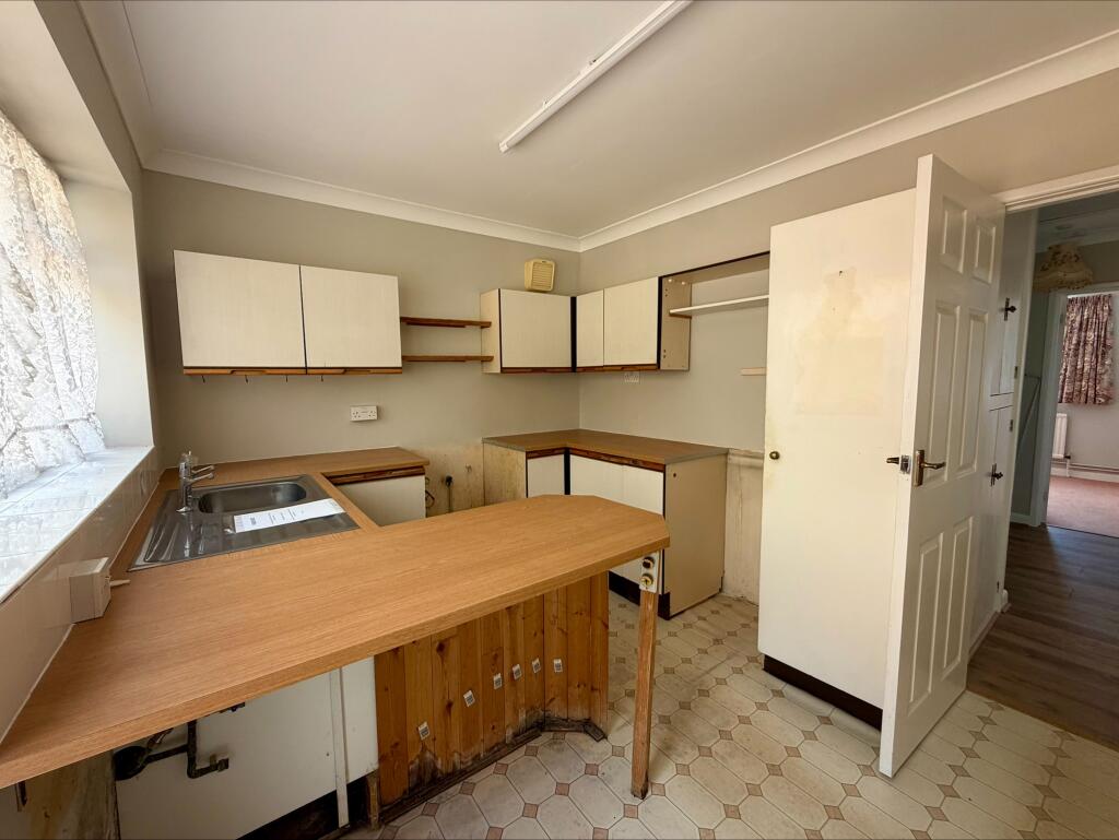 House in Bournemouth, West Moors - View 2