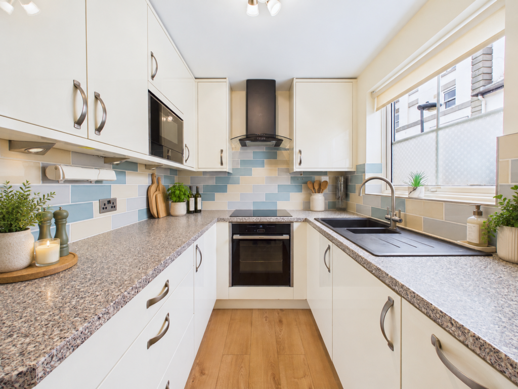Apartment in Sheffield, South Yorkshire - More