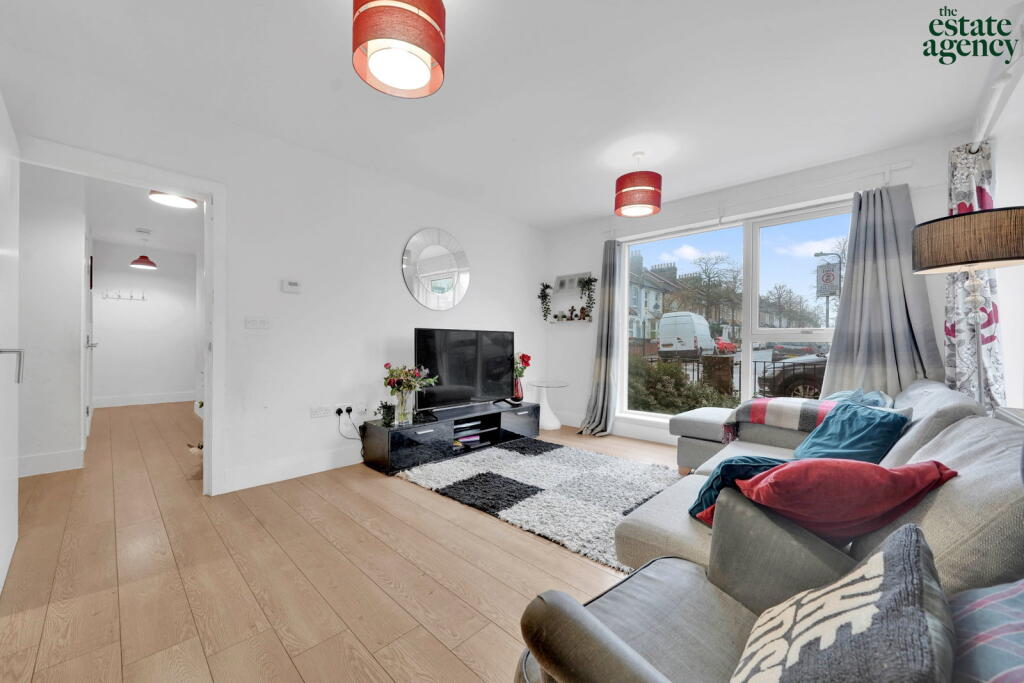 Apartment in London - View 5
