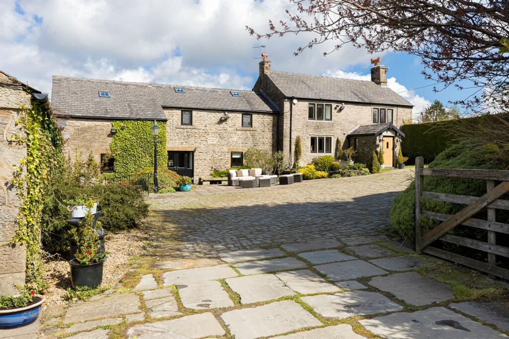 Main image of property: Rowarth, High Peak