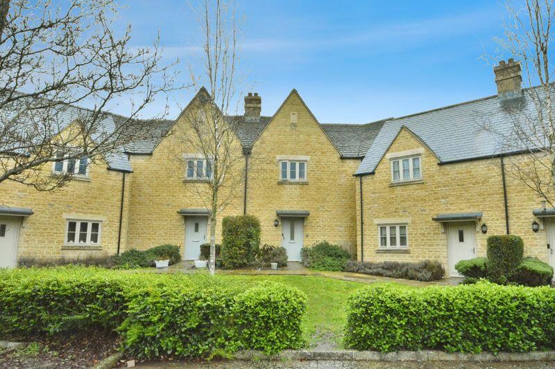 3-bed terraced on Orpet Place, Cirencester, Gloucestershire, £430,000