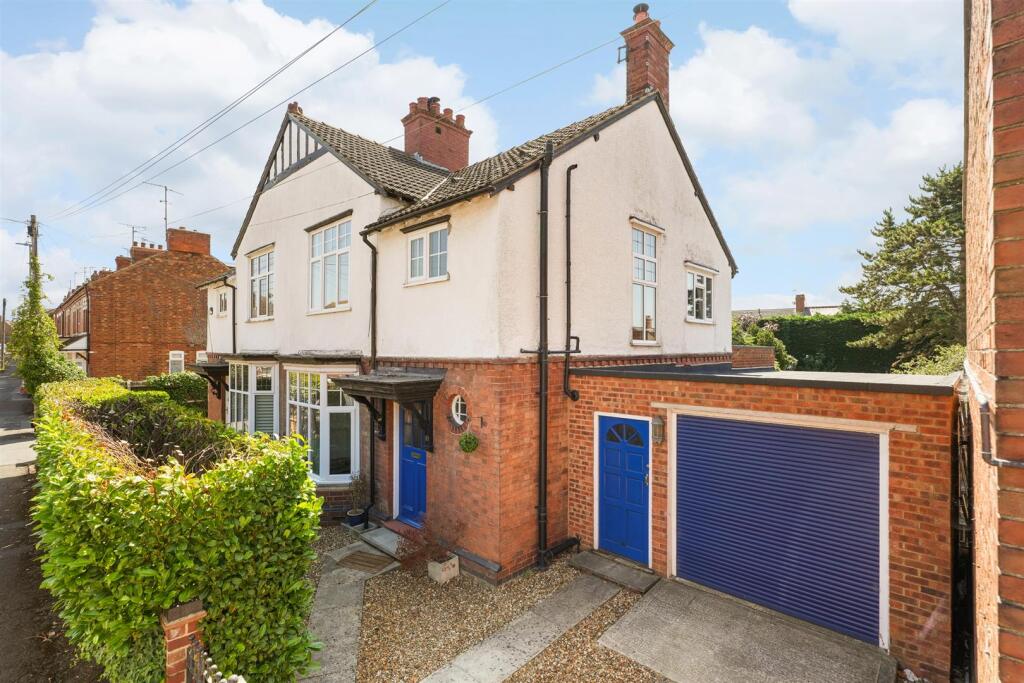 House in Rushden, North Northamptonshire - View 3