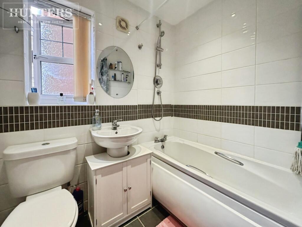 Apartment in Barnsley, South Yorkshire - More
