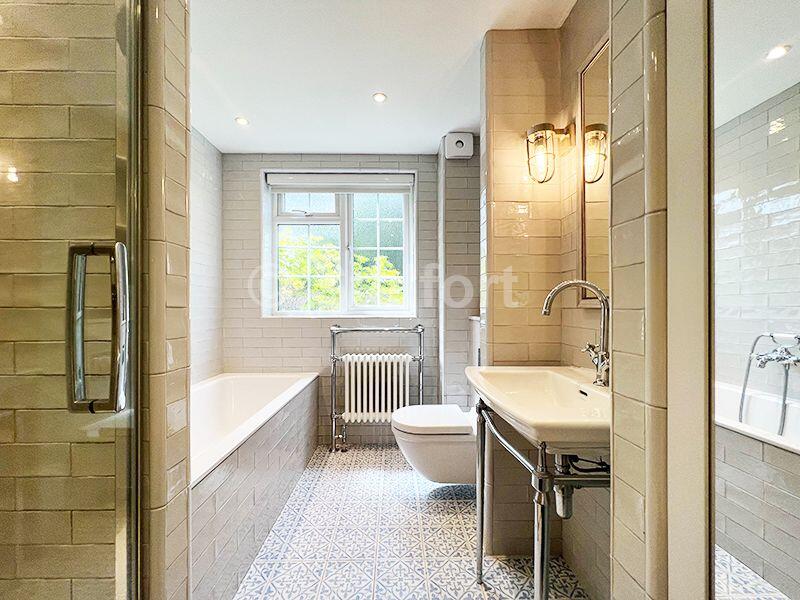 Apartment in London - More