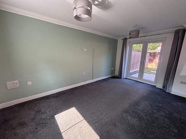 House in Swindon, Haydon Wick - View 3