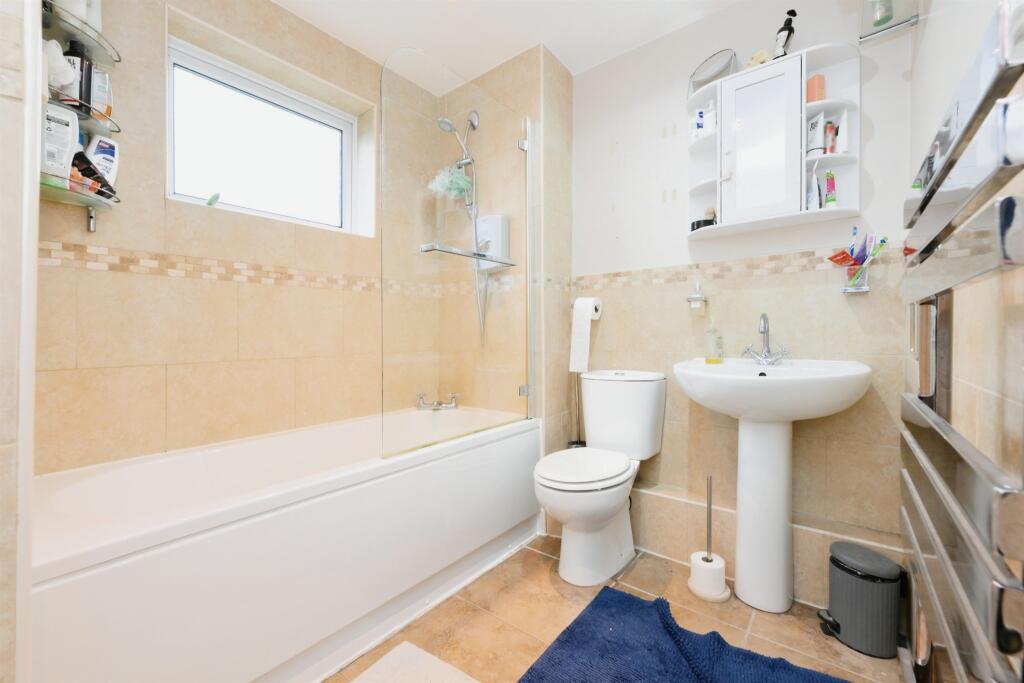 Apartment in Enfield - View 5