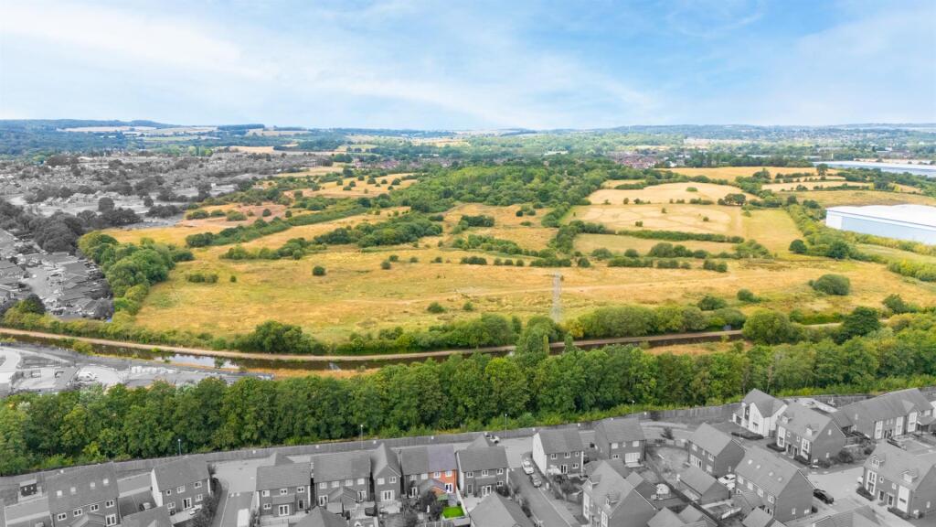 House in Stoke-on-Trent, Trentham Manor, Blurton - View 4