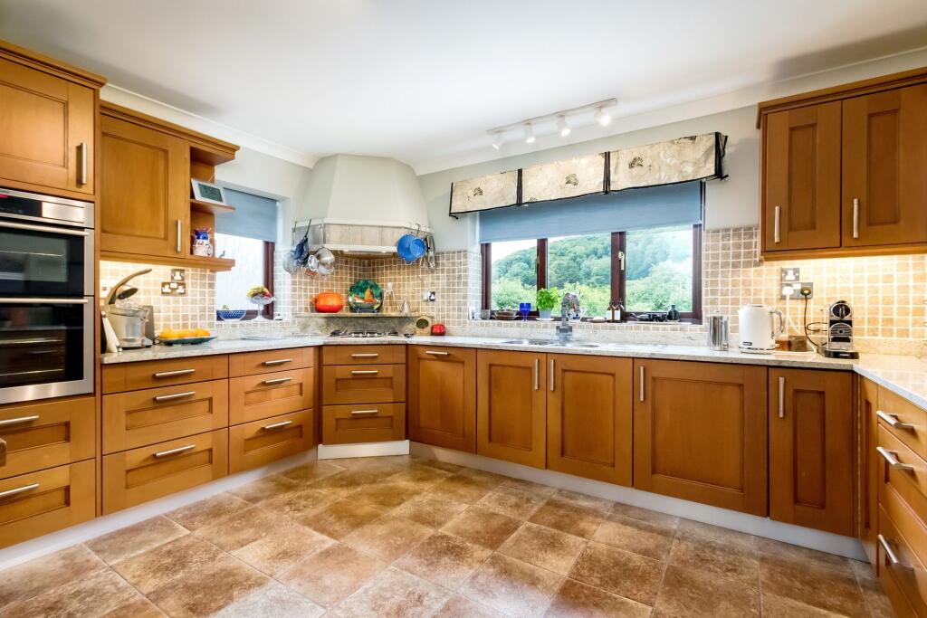 House in Stroud, Forthay, North Nibley - More