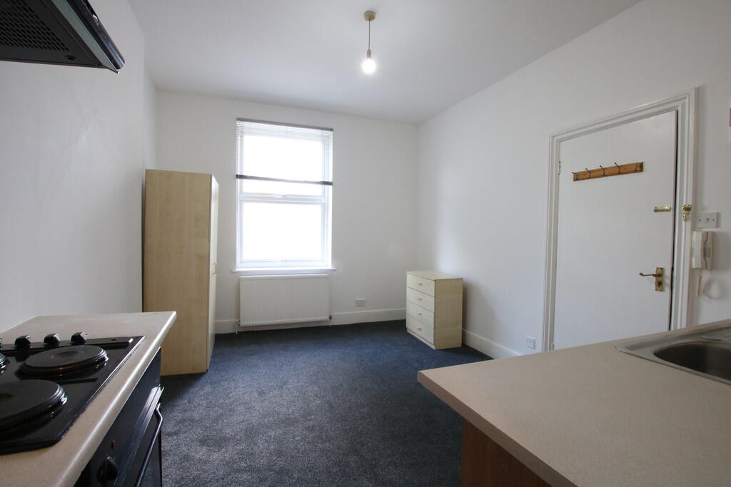 Studio flat for rent