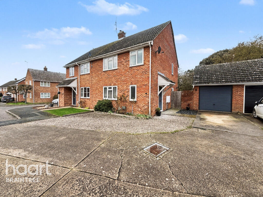 3-bed semi-detached on Nelson Gardens, Braintree, £350,000