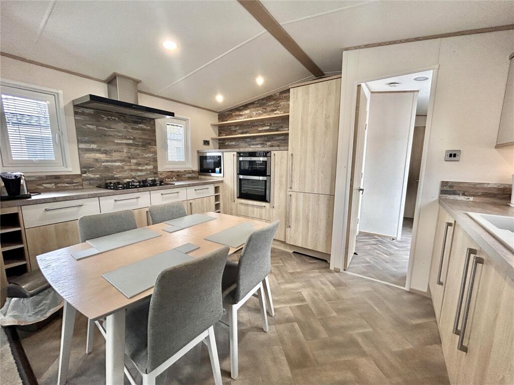 House in Poole, Turlin Moor - View 4