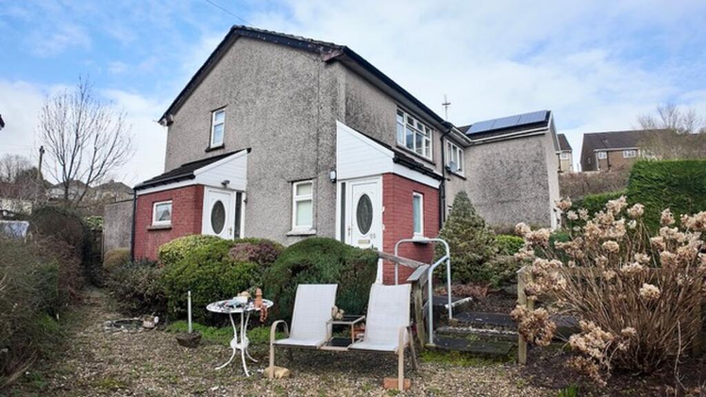 Main image of property: Highmead, Pontllanfraith, NP12