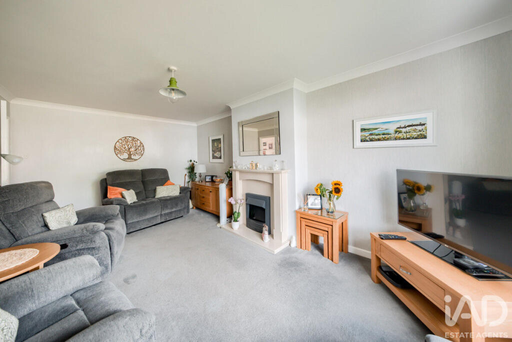 House in Coventry, Stonehouse Estate, Willenhall - View 4